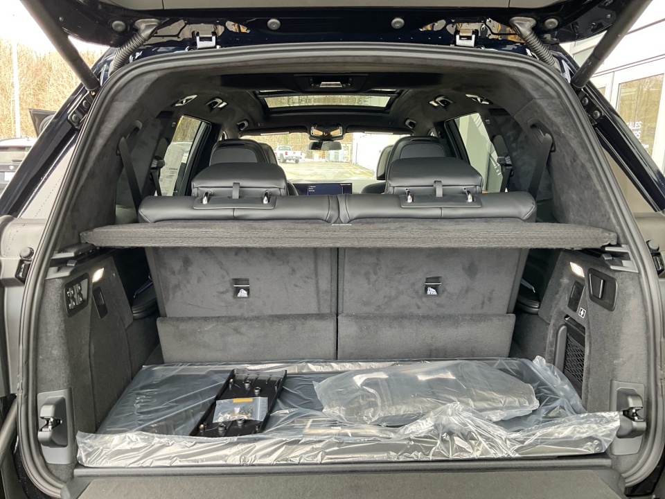 5UX33EM03T9349244 2026 BMW X7 M60i