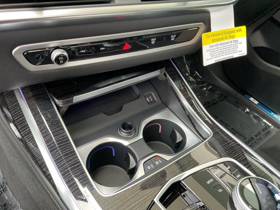 5UX33EM03T9349244 2026 BMW X7 M60i