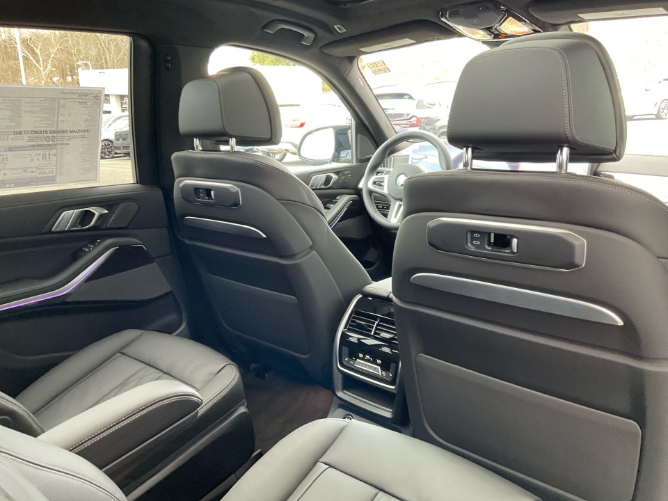 5UX33EM03T9349244 2026 BMW X7 M60i