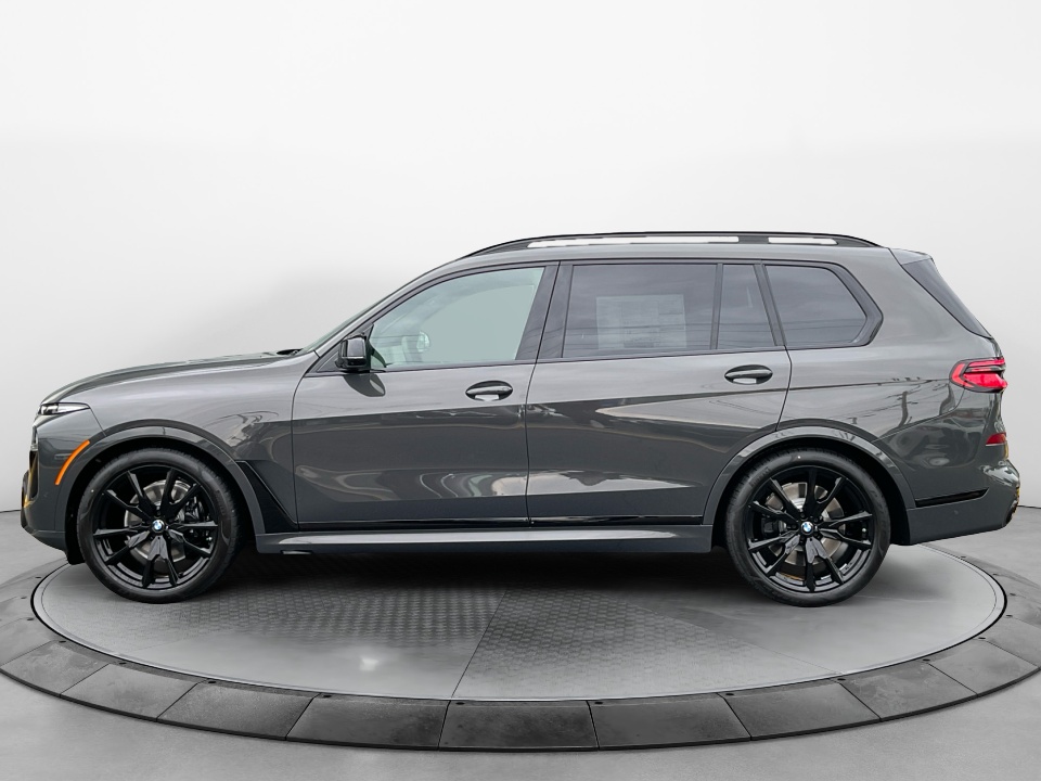 5UX33EM04T9346045 2026 BMW X7 M60i