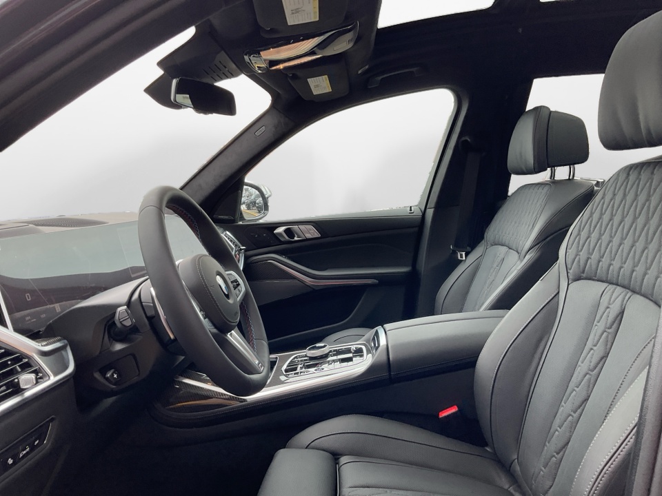 5UX33EM04T9346045 2026 BMW X7 M60i