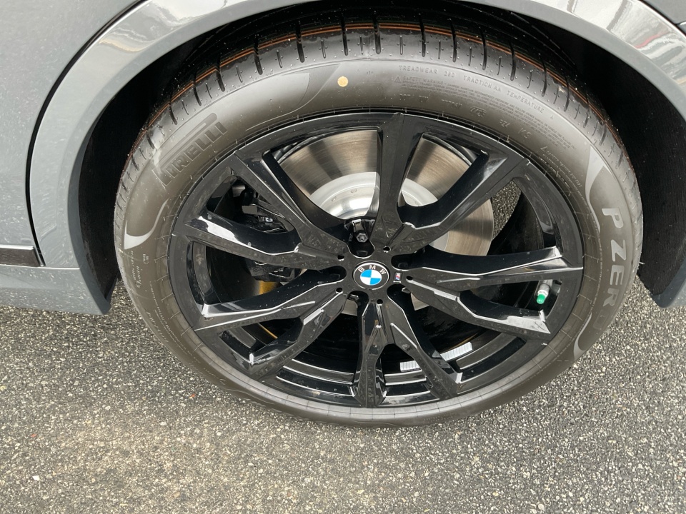 5UX33EM04T9346045 2026 BMW X7 M60i