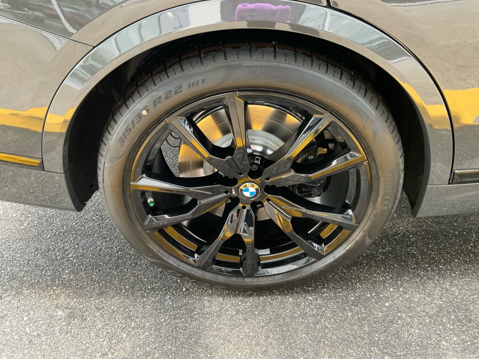 5UX33EM04T9346045 2026 BMW X7 M60i