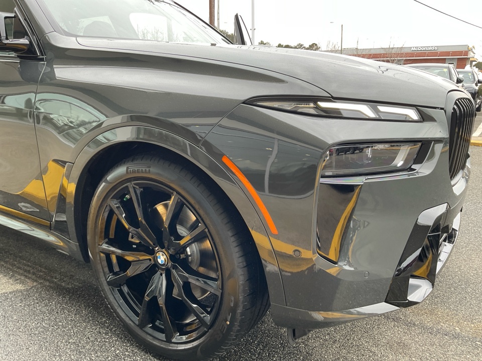 5UX33EM04T9346045 2026 BMW X7 M60i