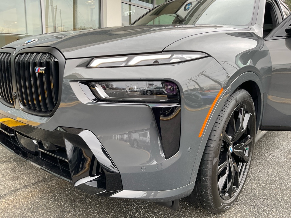 5UX33EM04T9346045 2026 BMW X7 M60i