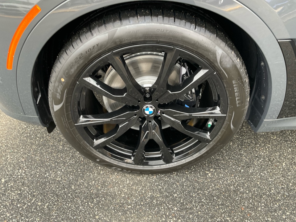 5UX33EM04T9346045 2026 BMW X7 M60i