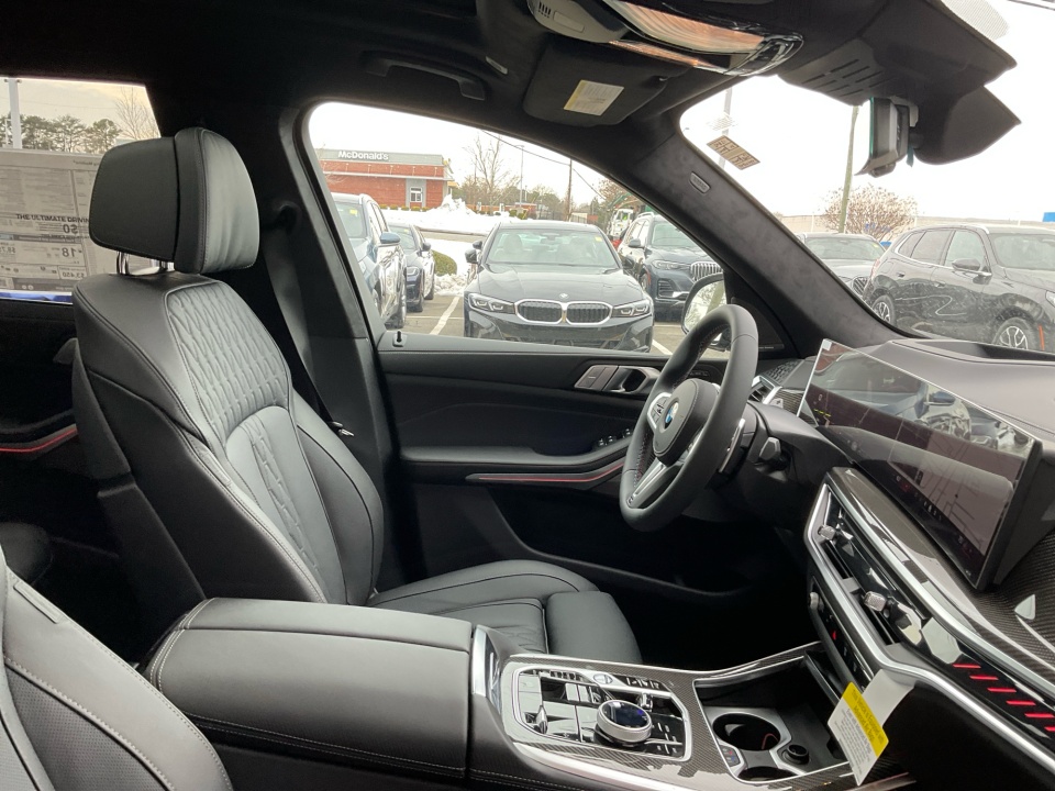 5UX33EM04T9346045 2026 BMW X7 M60i