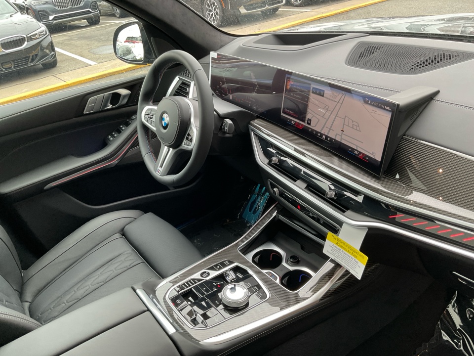 5UX33EM04T9346045 2026 BMW X7 M60i