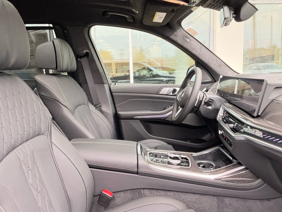 5UX33EM08V9546204 2027 BMW X7 M60i