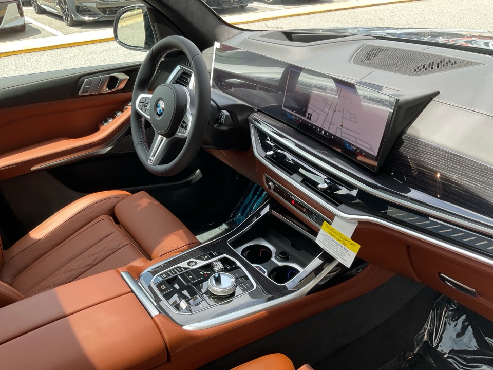 5UX33EM0XV9544292 2027 BMW X7 M60i