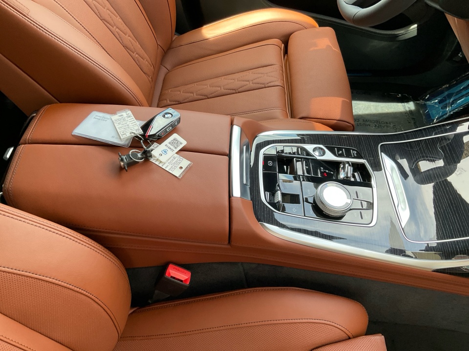 5UX33EM0XV9544292 2027 BMW X7 M60i