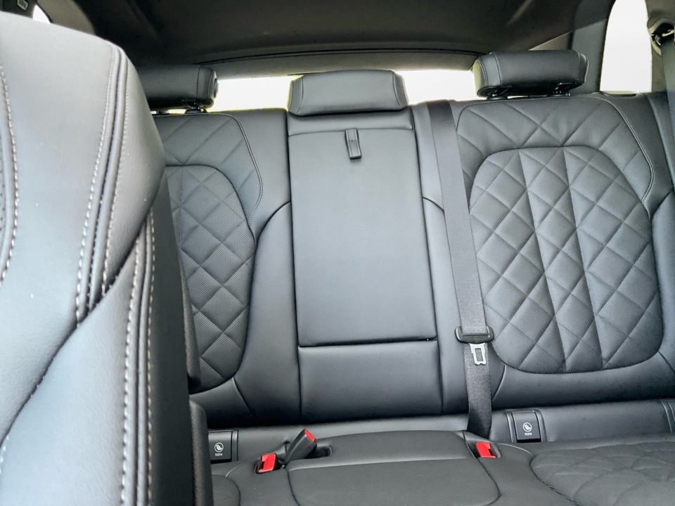 5UX33EU07T9384319 2026 BMW X5 M60i
