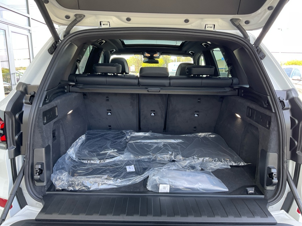 5UX33EU07T9384319 2026 BMW X5 M60i