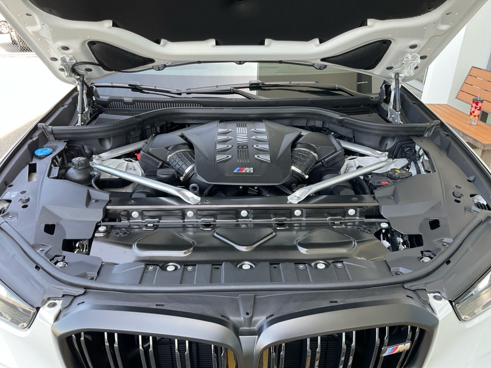 5UX33EU07T9384319 2026 BMW X5 M60i