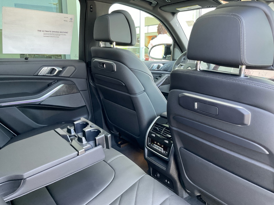 5UX33EU07T9384319 2026 BMW X5 M60i