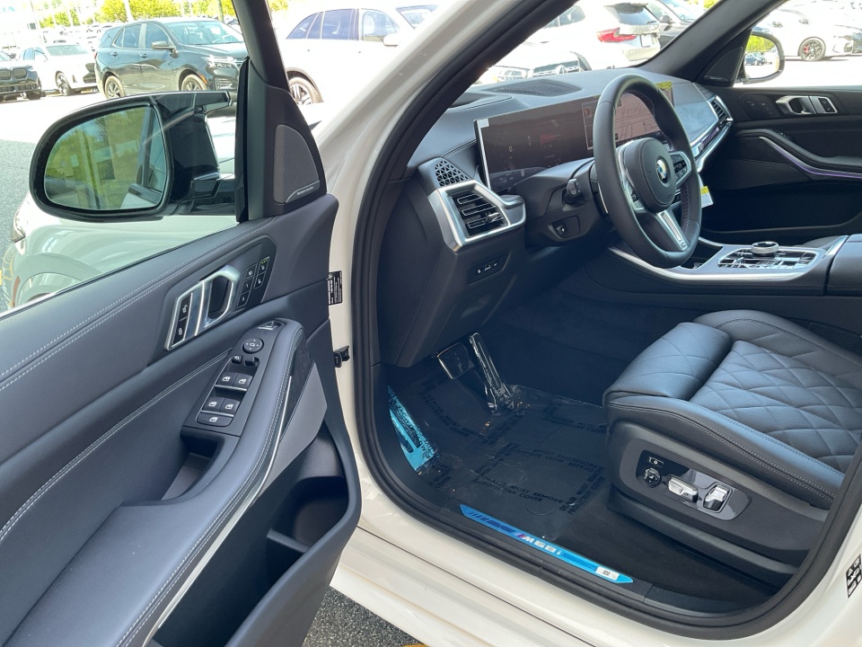 5UX33EU07T9384319 2026 BMW X5 M60i
