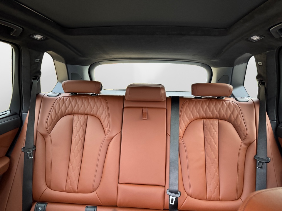 5UX33EU0XT9360399 2026 BMW X5 M60i