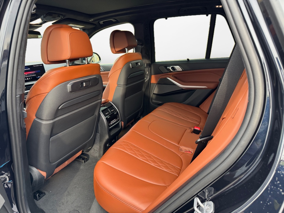 5UX33EU0XT9360399 2026 BMW X5 M60i