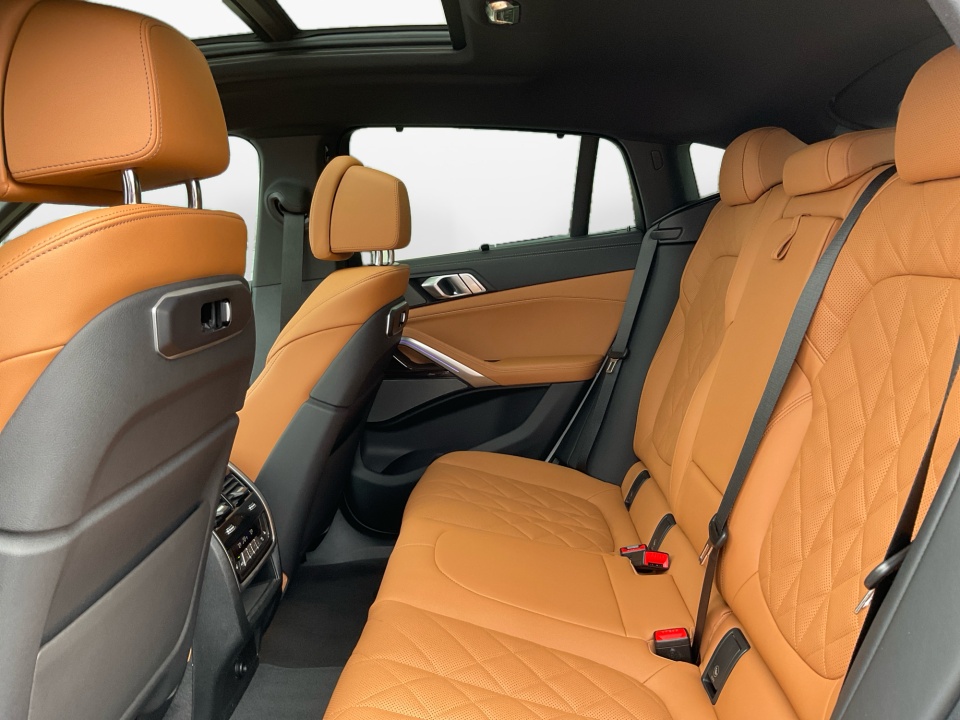 5UX33EX08T9377391 2026 BMW X6 xDrive40i