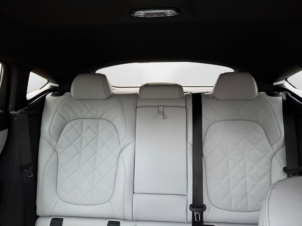 5UX33EX0XT9321565 2026 BMW X6 xDrive40i