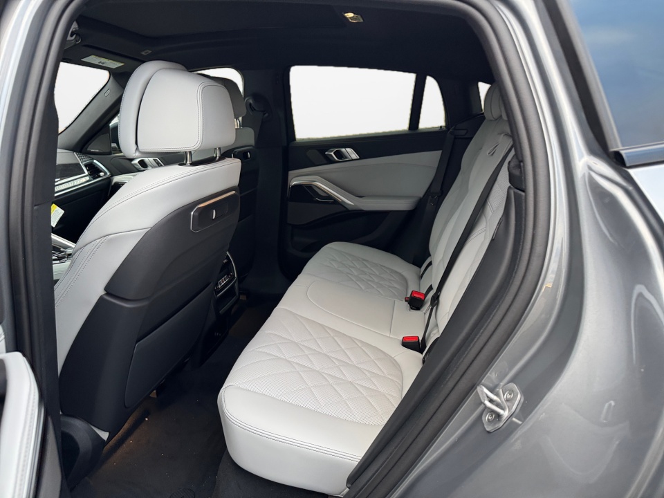 5UX33EX0XT9321565 2026 BMW X6 xDrive40i