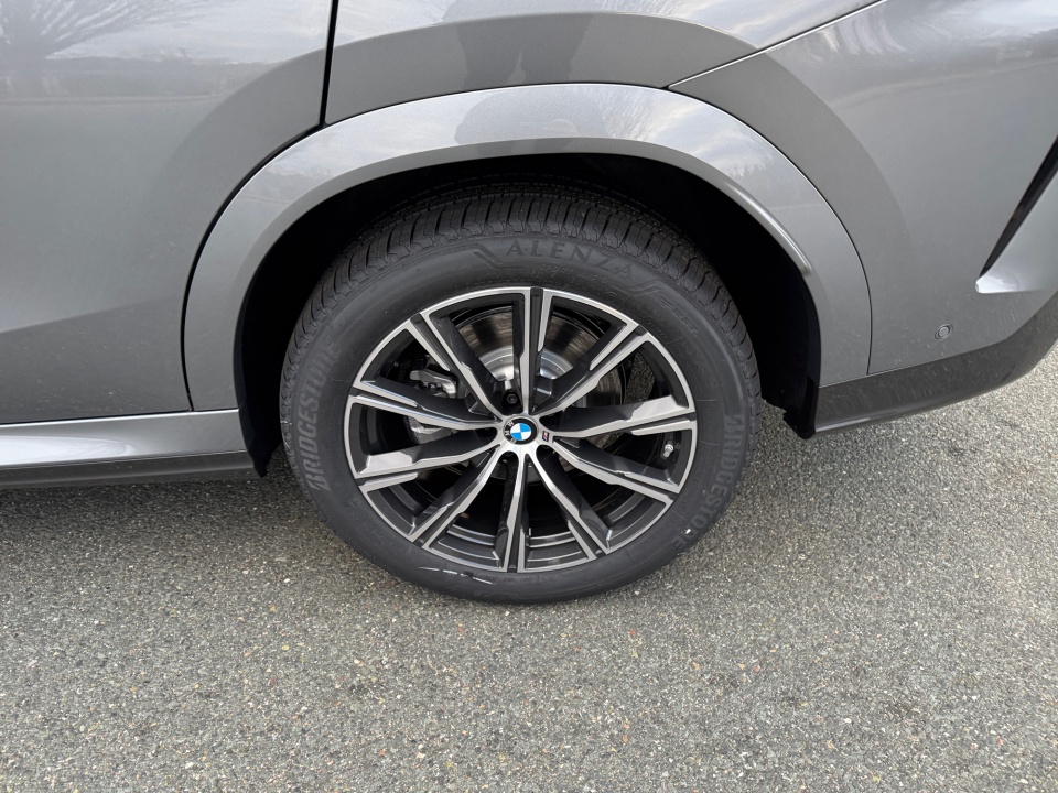 5UX33EX0XT9321565 2026 BMW X6 xDrive40i