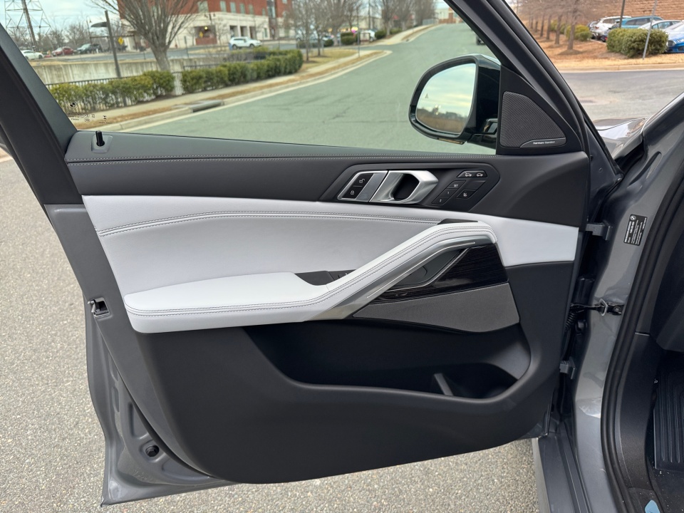 5UX33EX0XT9321565 2026 BMW X6 xDrive40i