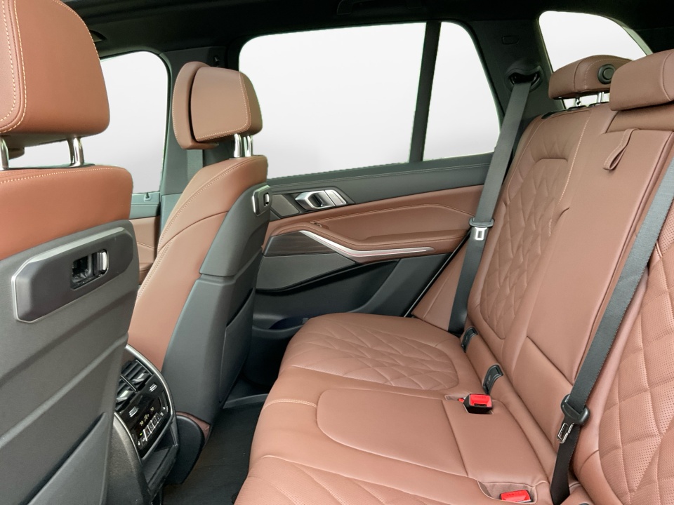 5UX43EU03T9353959 2026 BMW X5 PHEV xDrive50e