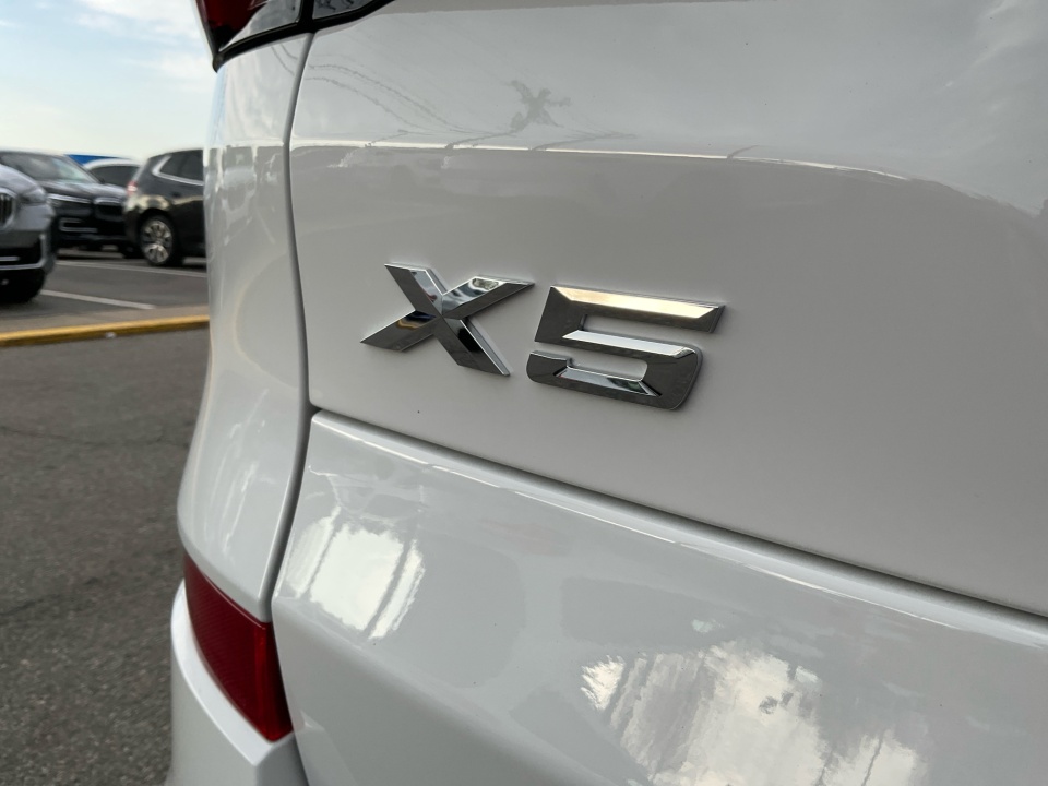 5UX43EU03T9353959 2026 BMW X5 PHEV xDrive50e