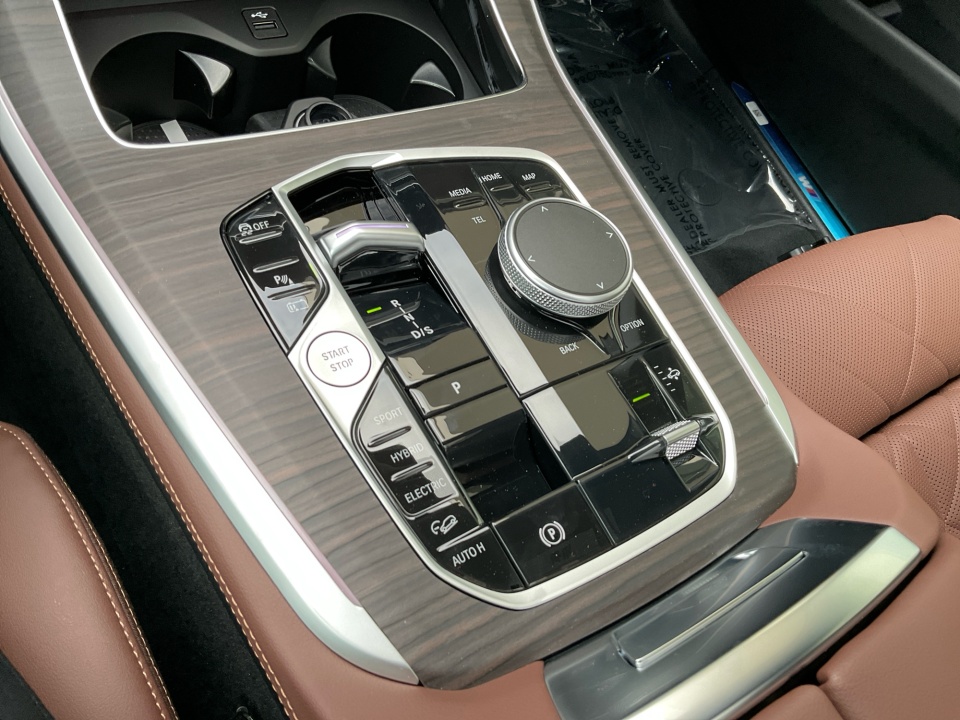 5UX43EU03T9353959 2026 BMW X5 PHEV xDrive50e