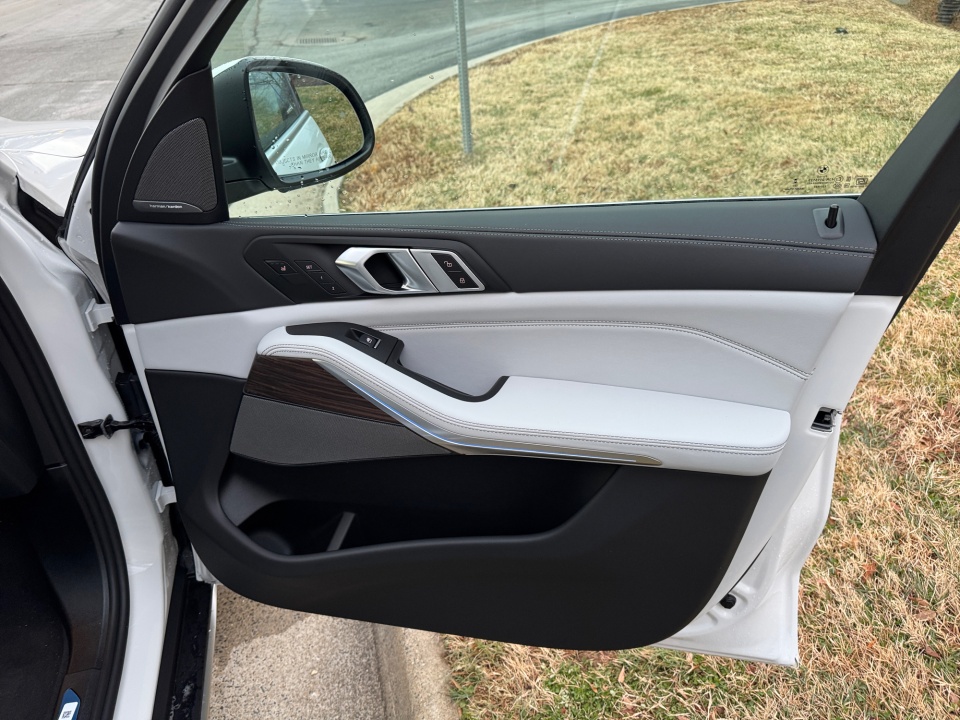 5UX43EU05T9303399 2026 BMW X5 PHEV xDrive50e