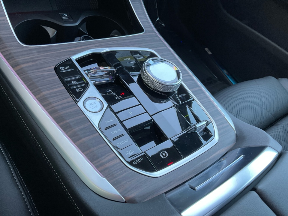 5UX43EU05T9354773 2026 BMW X5 PHEV xDrive50e