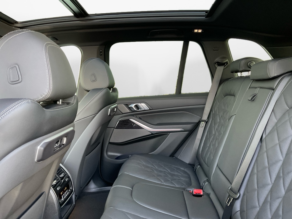 5UX43EU09T9364271 2026 BMW X5 PHEV xDrive50e