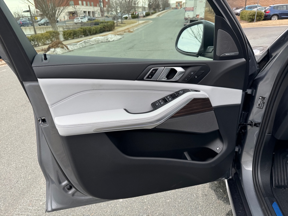 5UX43EU09T9373505 2026 BMW X5 PHEV xDrive50e