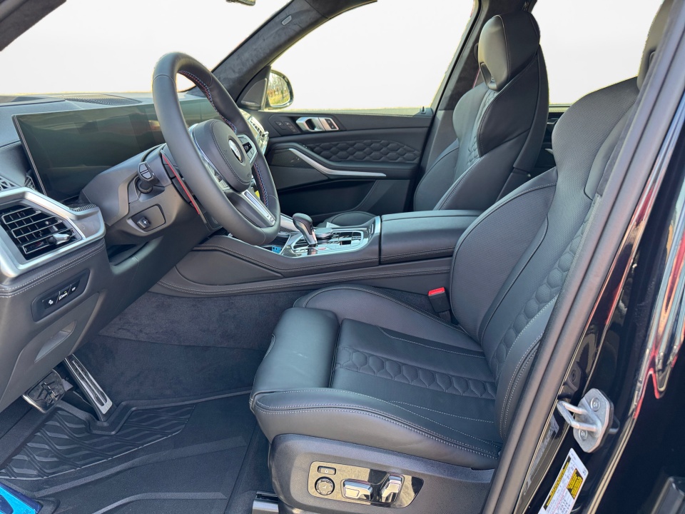 5YM13ET02T9384813 2026 BMW X5 M Competition