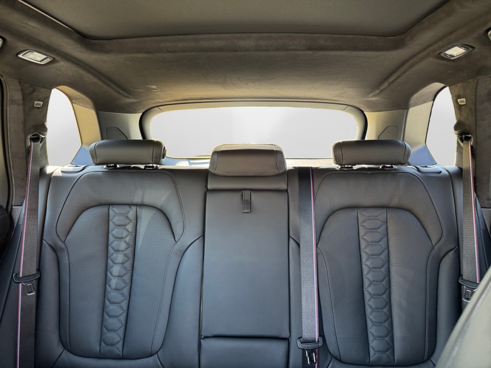 5YM13ET02T9384813 2026 BMW X5 M Competition