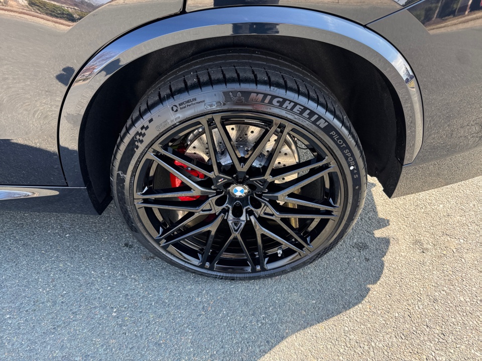 5YM13ET02T9384813 2026 BMW X5 M Competition