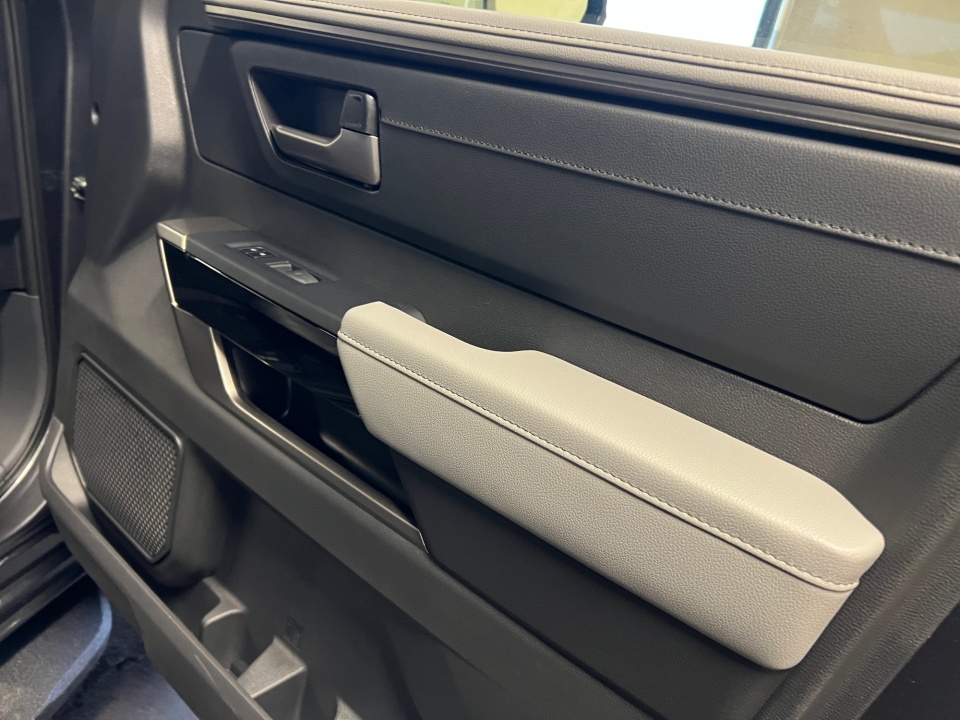 7SVAAABA3TX084636 2026 Toyota Sequoia Limited