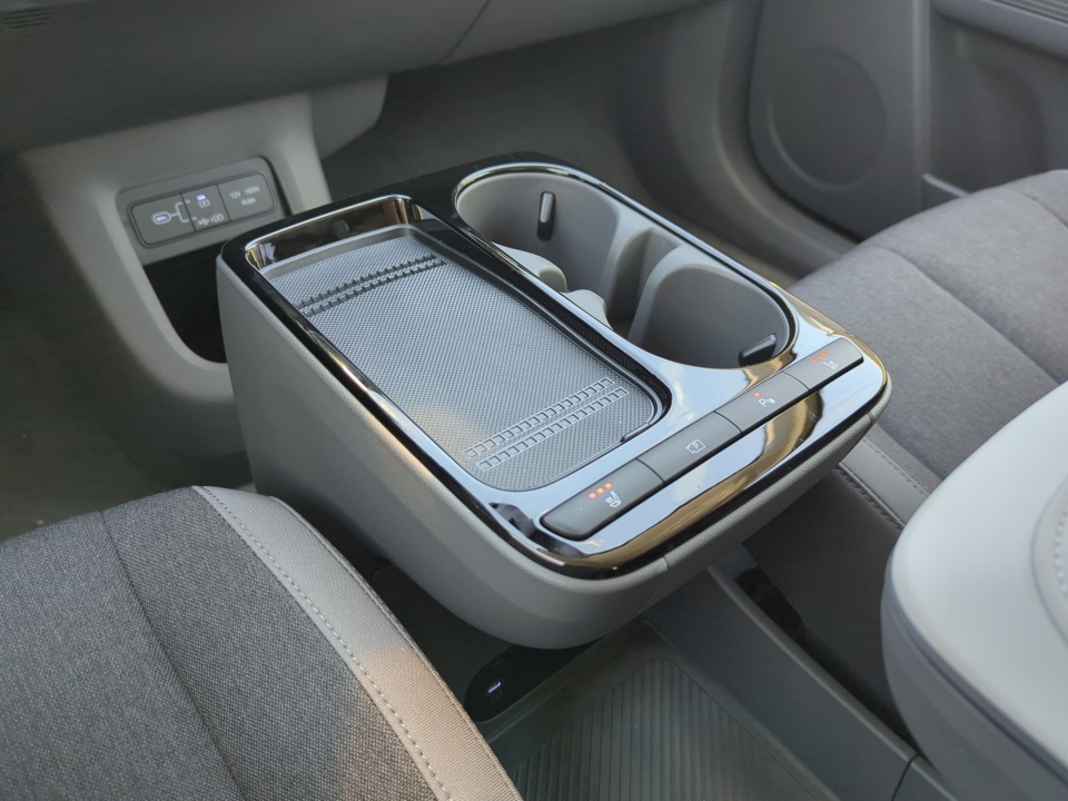 7YAKMDDC8TY066741 2026 Hyundai IONIQ 5 SE