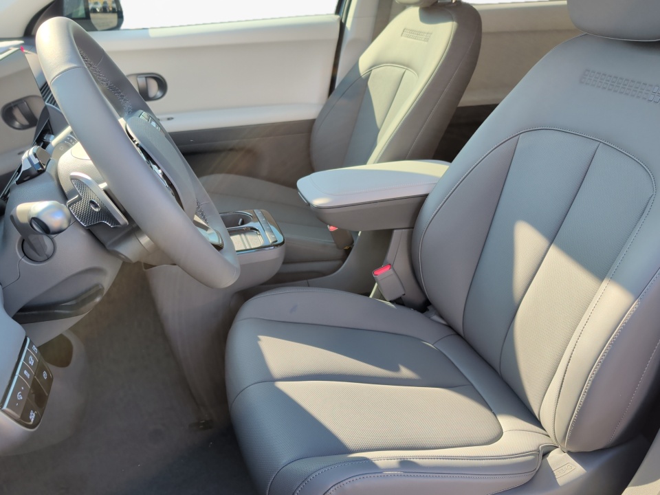 7YAKNDDC4TY045995 2026 Hyundai IONIQ 5 SEL