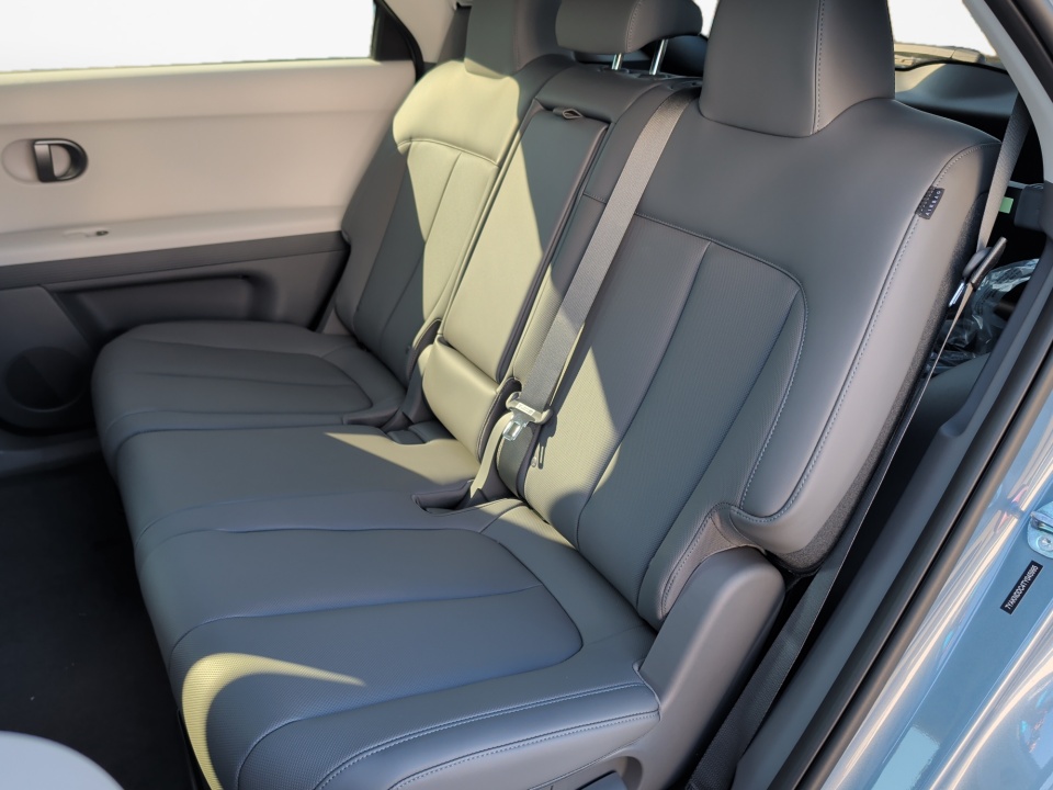 7YAKNDDC4TY045995 2026 Hyundai IONIQ 5 SEL