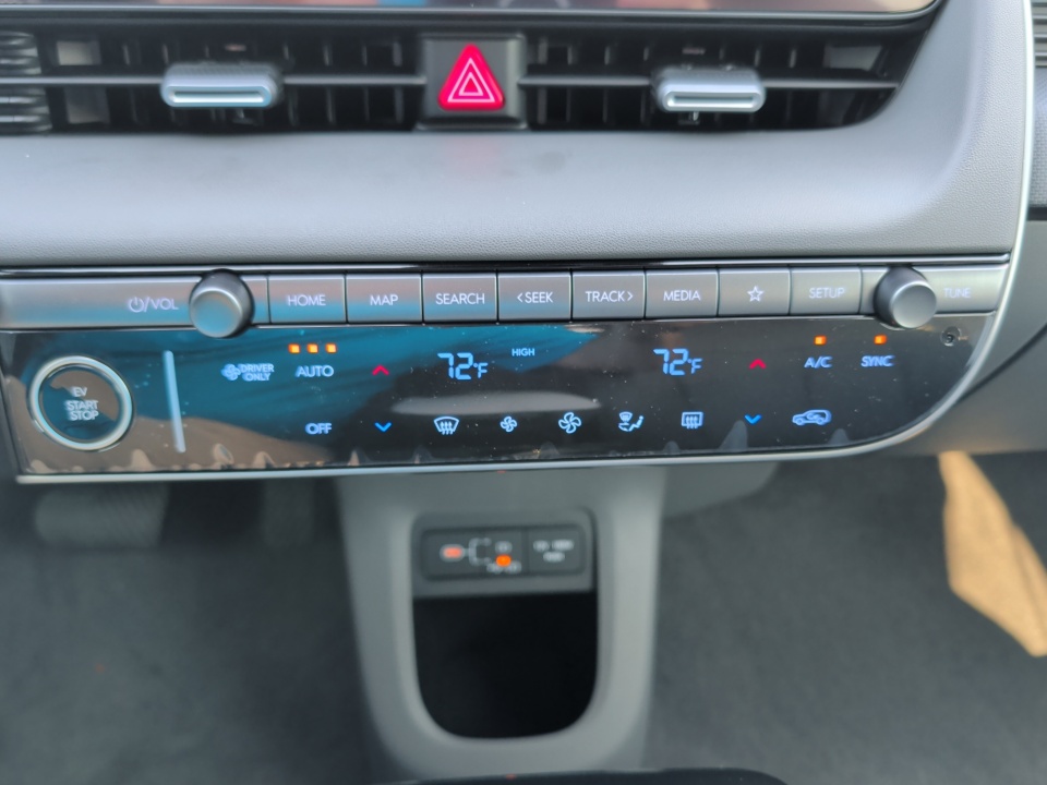 7YAKNDDC4TY045995 2026 Hyundai IONIQ 5 SEL