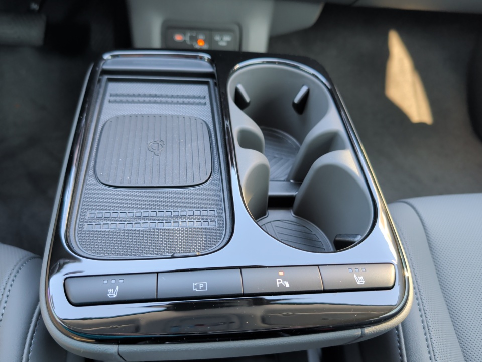 7YAKNDDC4TY045995 2026 Hyundai IONIQ 5 SEL