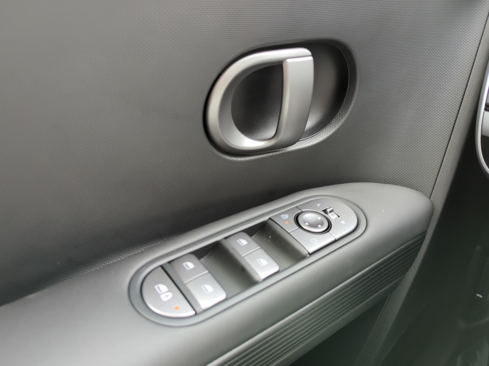 7YAKNDDCXTY045855 2026 Hyundai IONIQ 5 SEL