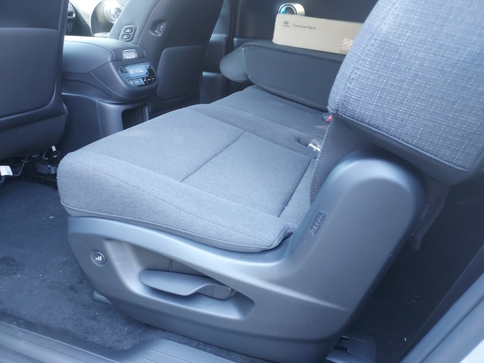 7YAMTFS31TY005872 2026 Hyundai IONIQ 9 SE