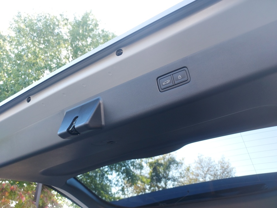 7YAMTFS31TY005872 2026 Hyundai IONIQ 9 SE