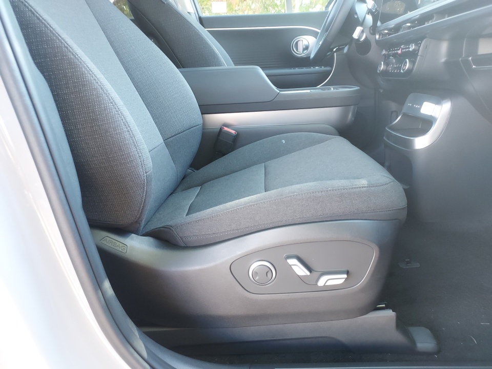 7YAMTFS31TY005872 2026 Hyundai IONIQ 9 SE