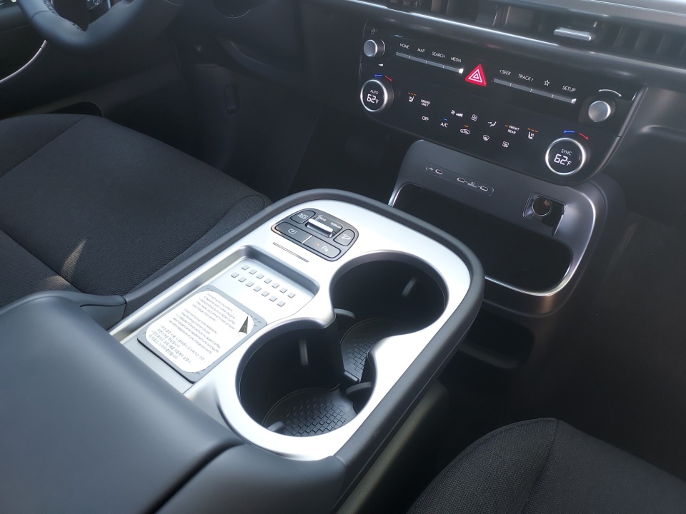 7YAMTFS31TY005872 2026 Hyundai IONIQ 9 SE