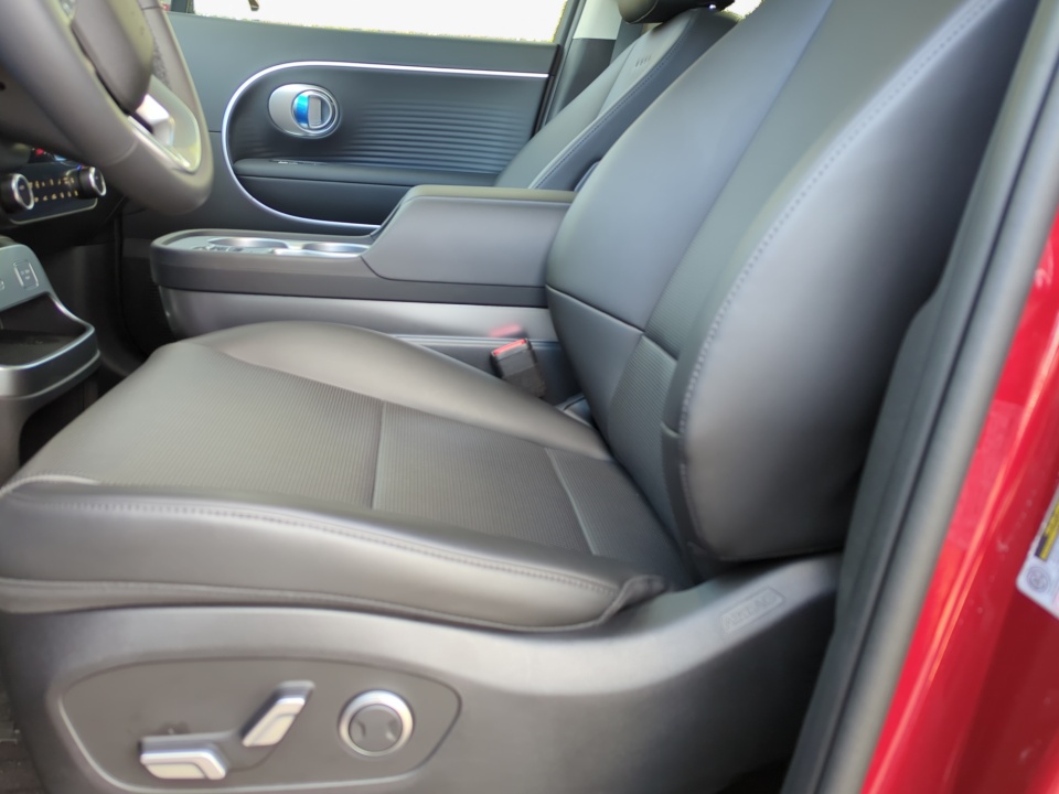 7YAMUFS32TY005439 2026 Hyundai IONIQ 9 SEL