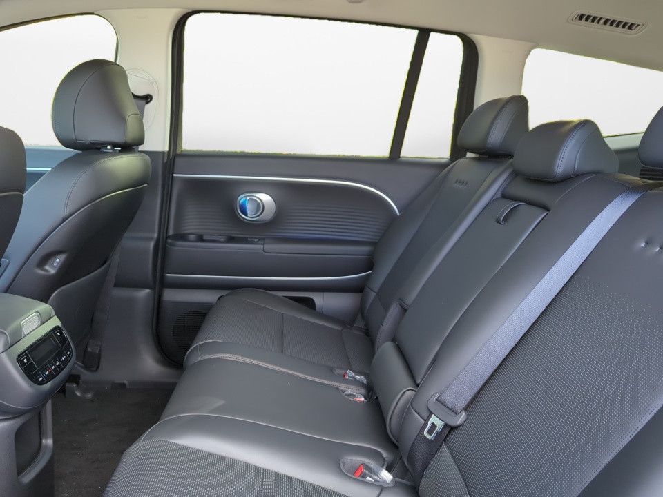 7YAMUFS32TY005439 2026 Hyundai IONIQ 9 SEL